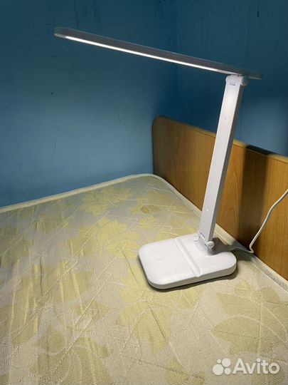 Лампа настольная для маникюра