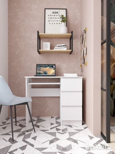 Письменный стол