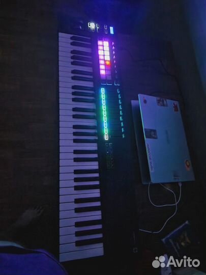 Миди клавиатуру novation launchkey 61
