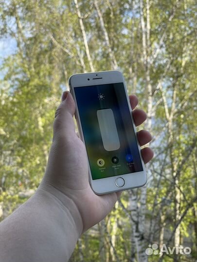 iPhone 8, 64 ГБ