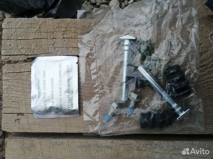 Ремкомплект заднего суппорта