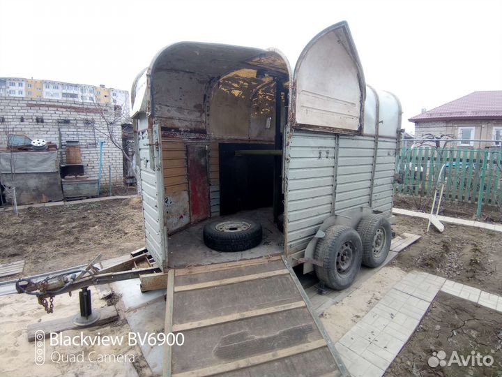 Прицеп коневоз