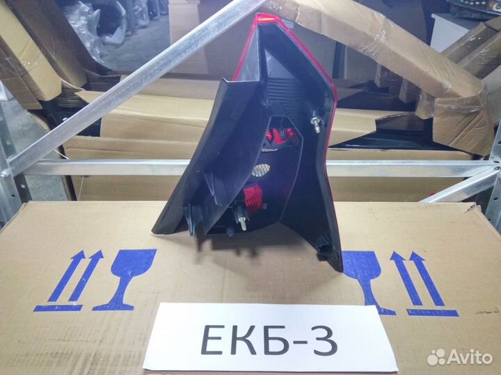 Фонарь левый Renault Sandero 1 2009-2014