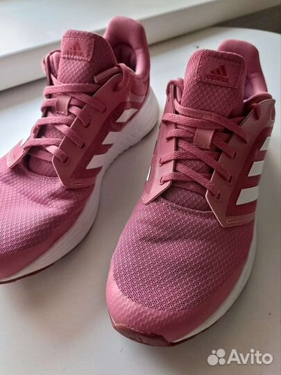 Кроссовки женские 40 размер бу