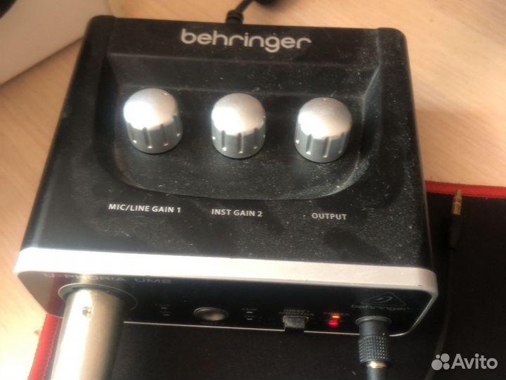 Внешняя звуковая карта behringer U-phoria UM2