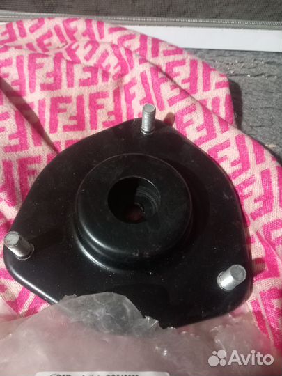 Передние опоры амортизатора