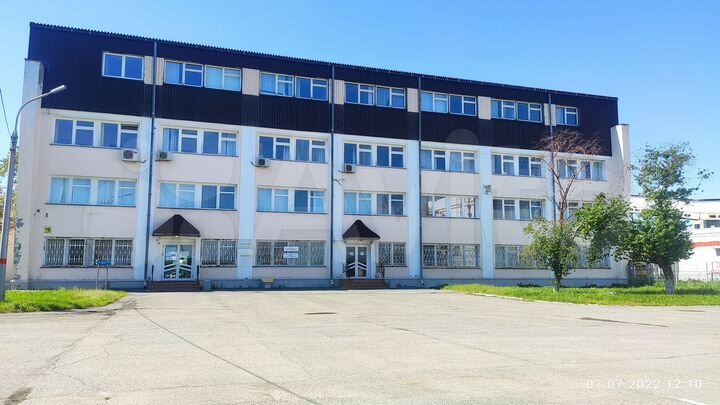 Имущественный комплекс (нежил.помещения 1957.5м²)