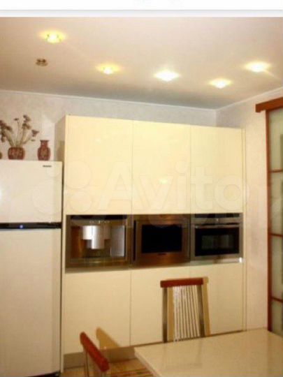 4-к. квартира, 132,8 м², 4/10 эт.