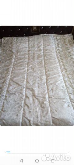 Покрывало с подушками