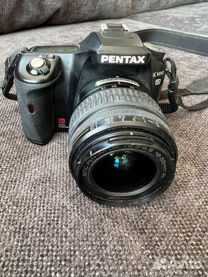 Зеркальный фотоаппарат Pentax K100D