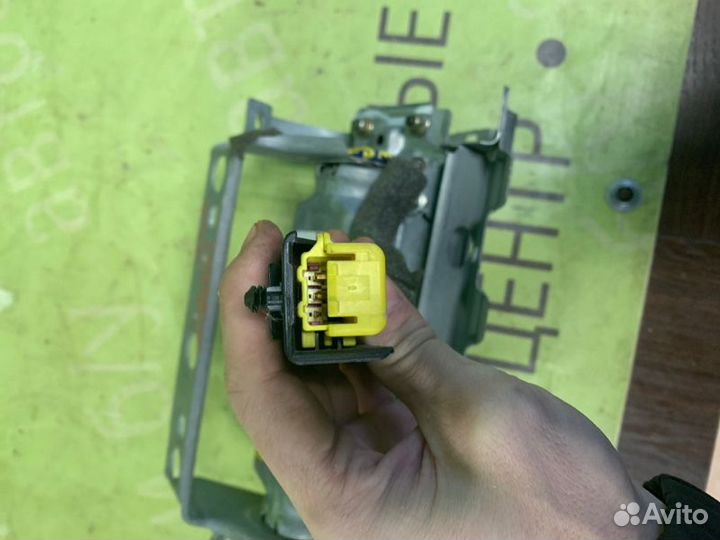 Подушка в торпедо Vw Sharan 7M AWC 1.8 турбо 2002