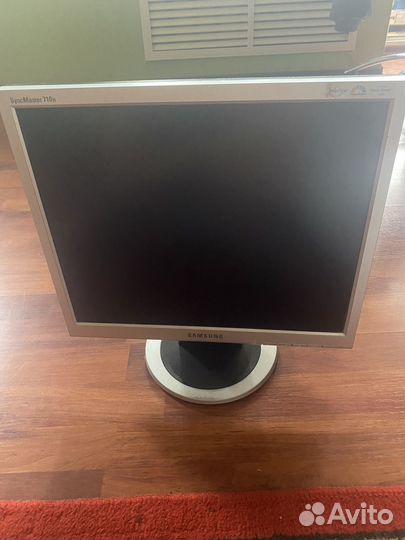 Монитор Samsung syncmaster 710n