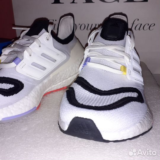 Кроссовки Adidas Ultraboost 22,новые,р40,оригинал