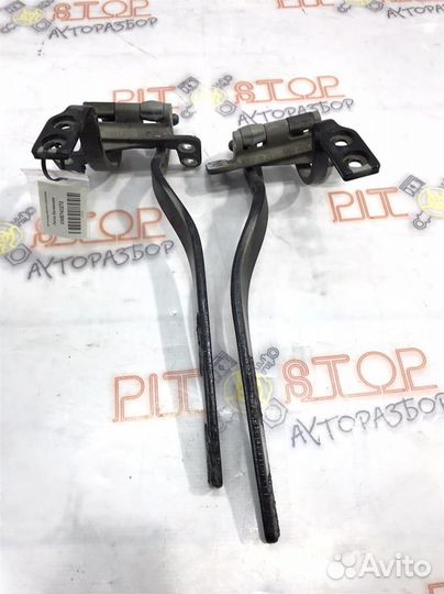 Петли багажника VW Touareg GP (7LA,7L6,7L7) 2006