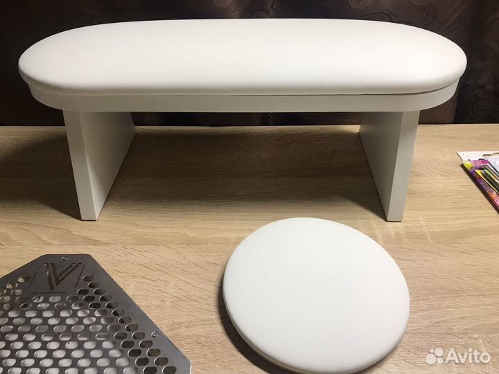 Маникюрная подставка