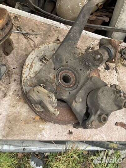 Цапфа renault espace 1991 год 2.2