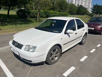 Volkswagen Bora 1.6 MT, 2001, 280 000 км, с пробегом, цена 330 000 руб.
