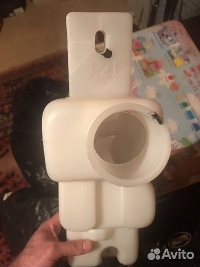 Бачок омывателя bmw е34