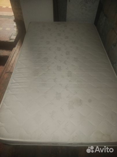 Кровать с матрасом бу14002000