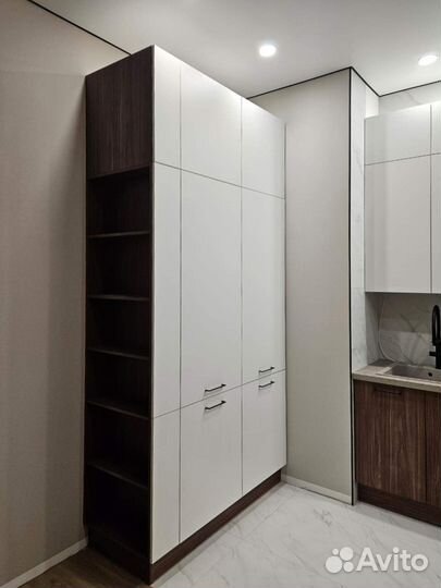 Кухонный гарнитур угловой в студию