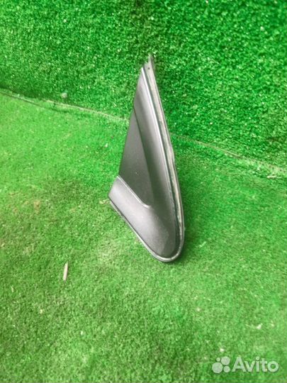 Уголок двери передний правый Mitsubishi Lancer 9