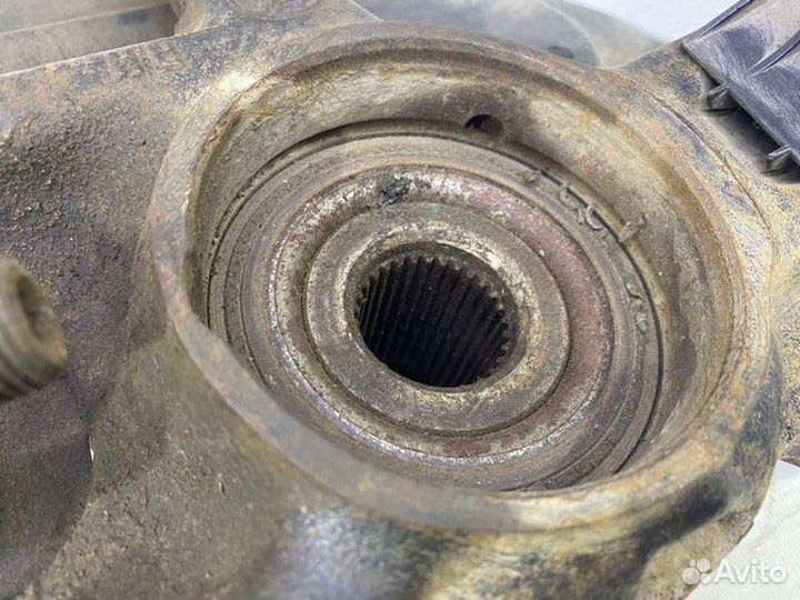 Кулак поворотный передний правый Mercedes-Benz