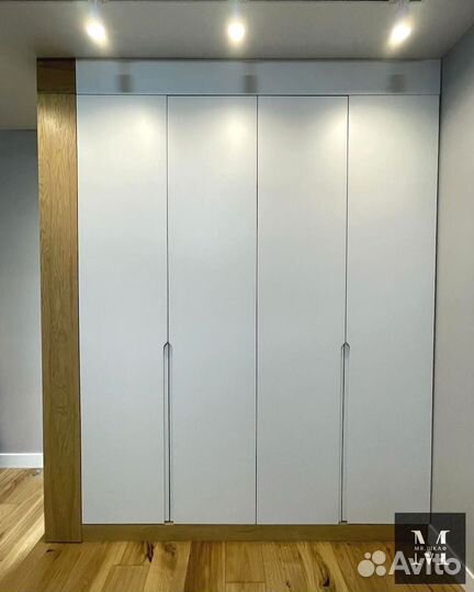 Распашной шкаф