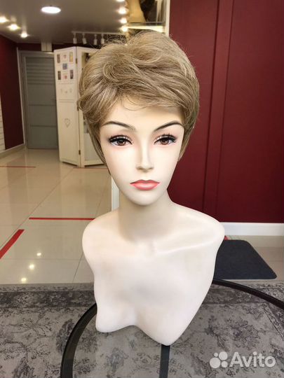 Короткий искусственный парик из термоволокна