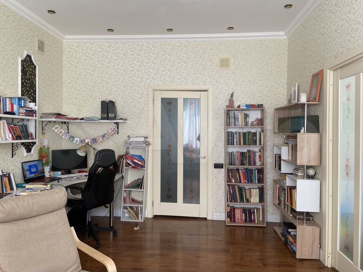 4-к. квартира, 82 м², 2/6 эт.