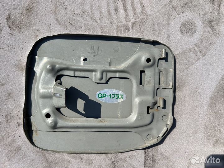 Лючок бензобака Toyota Carina ST 215