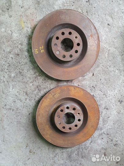 Тормозной диск передний Volkswagen Passat B6 3.2