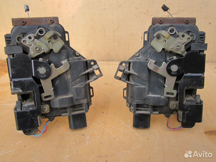 Замок двери передней VW Skoda