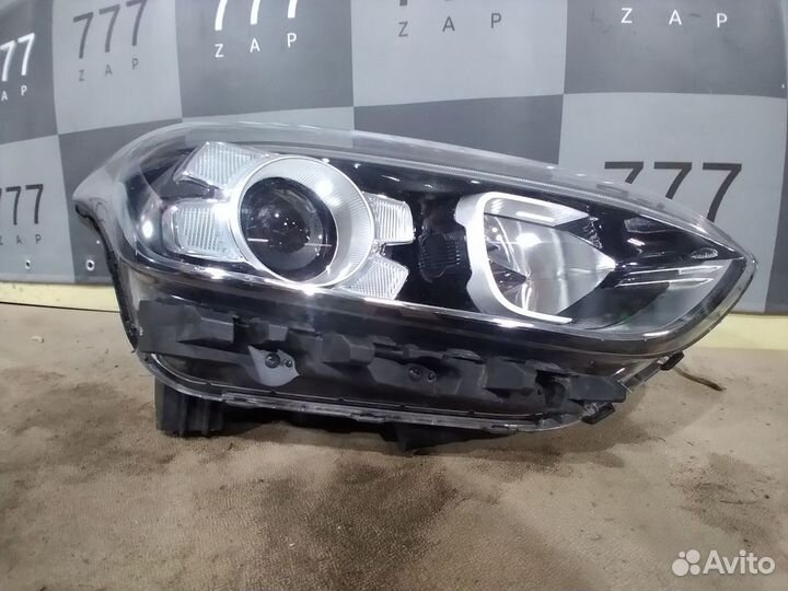 Фара передняя правая Kia Cerato 4 оригинал целая