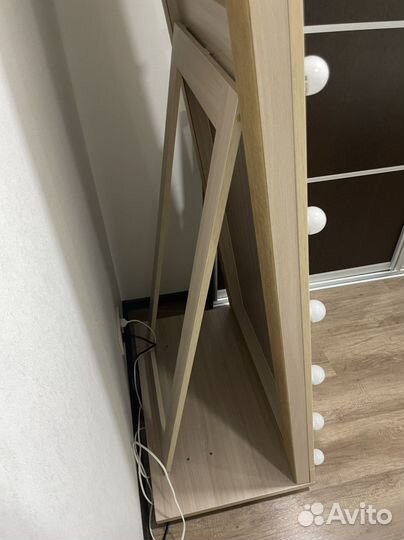 Зеркало с лампочками