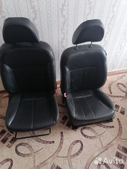 Сиденья передние Subaru Forester SH9