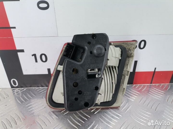 Фонарь крышки багажника левый BMW 3 E46 рест. 2005