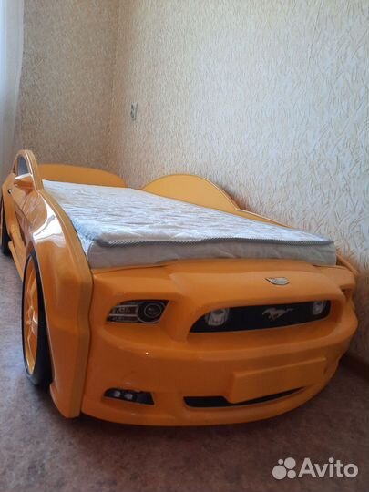 Детская кровать машина с матрасом