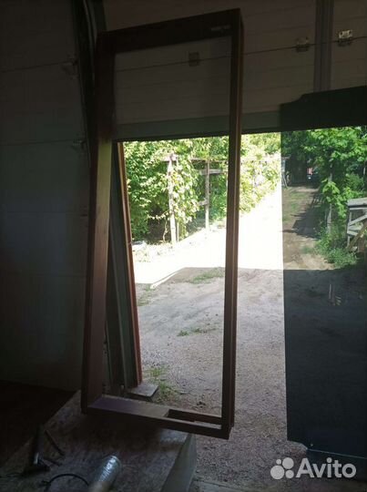 Дверь стеклянная