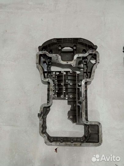 Средний поддон двигателя m113 Мерседес