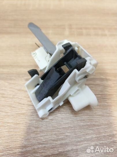 Замок посудомоечной машины Electrolux 1113150609