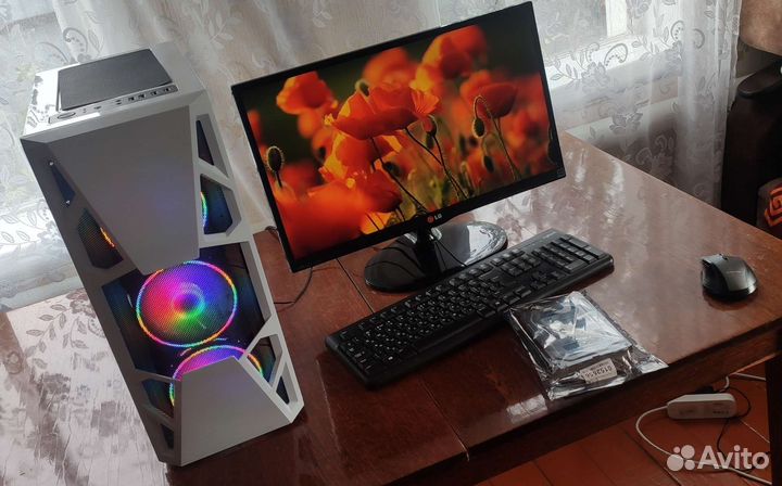 Игровой компьютер в сборе