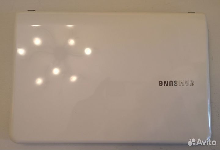 Нетбук Samsung NP-NC110