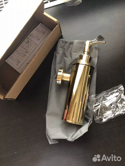 Дозатор диспенсер для жидкого мыла