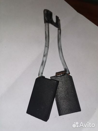 Модель карбоновой щетки размер 2/10х25х44