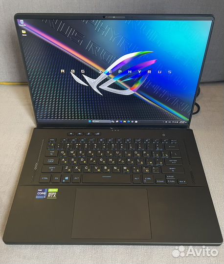 Asus rog zephyrus m16