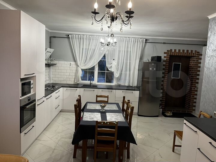 Дом 140 м² на участке 4 сот.