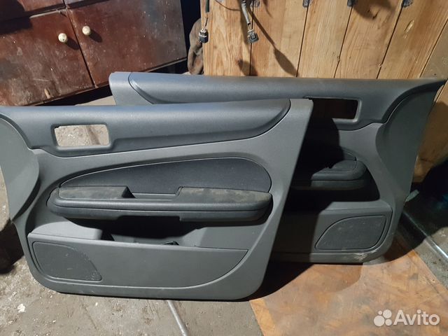 Обшивка двери Ford Focus II 2