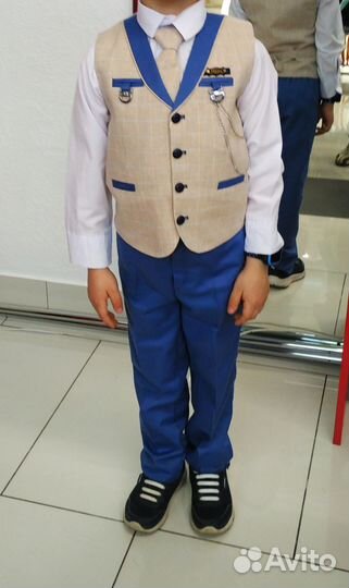 Костюм тройка на мальчика 122
