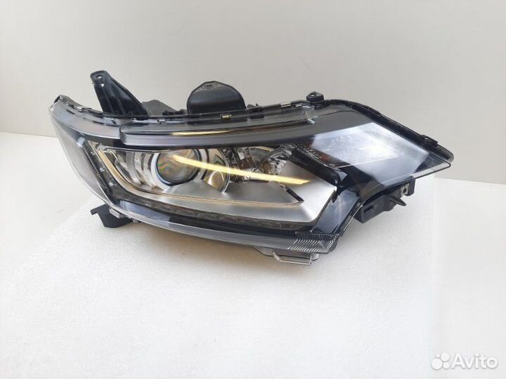Фара правая Mitsubishi Outlander 3 2015-2018