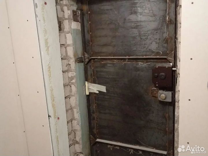 Металлическая дверь бу